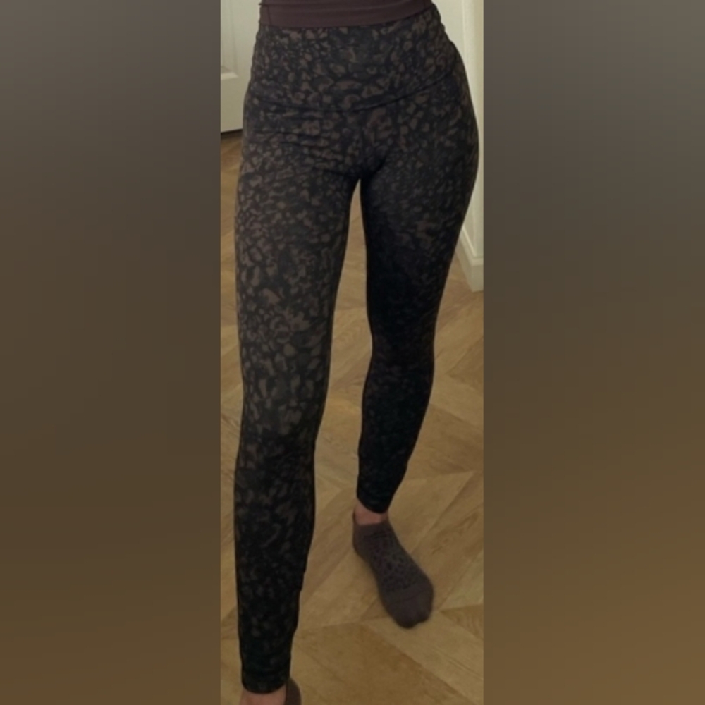 🍋 LULULEMON 🍋 Align 25" black brown Cheetah leopard camo Size 4 - Picture 3 of 13